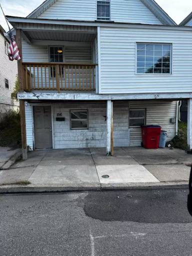 Main picture of 156 Fallbrook St