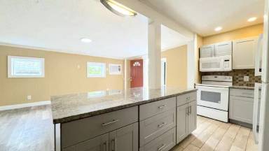 Main picture of 170 Kingston Ave