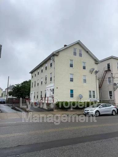 Main picture of 243 East St