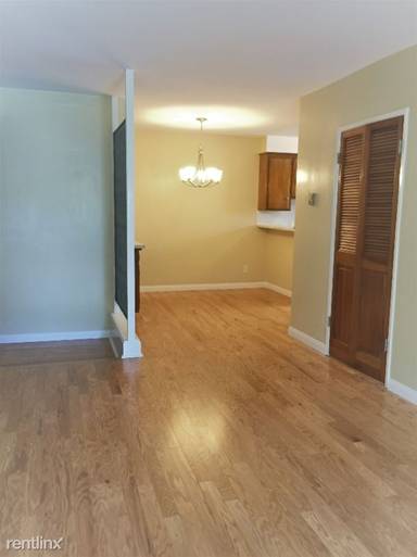 Main picture of 10961 Palms Blvd