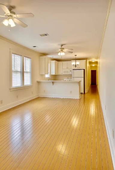 Main picture of 2435 Palmer Ave