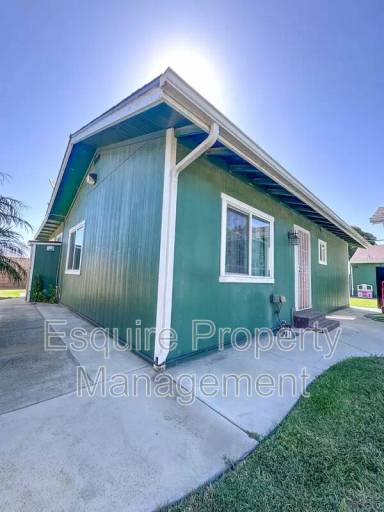 Main picture of 12738 W Telegraph Rd