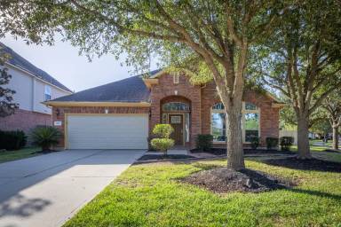 Main picture of 20851 Cottage Cove Ln