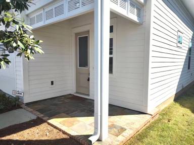 Main picture of 3553 Esplanade Way