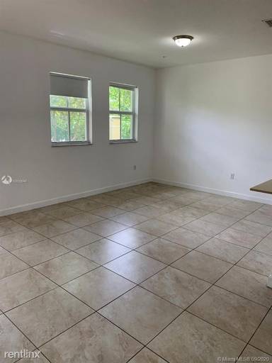 Main picture of 290 NW 109th Ave