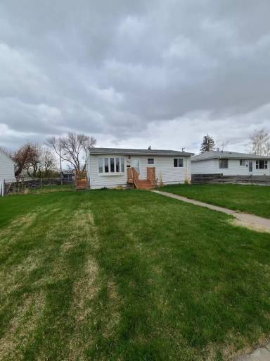 Main picture of 524 24th Ave NE