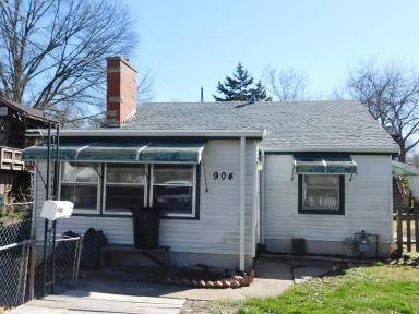 Main picture of 904 S Webber St