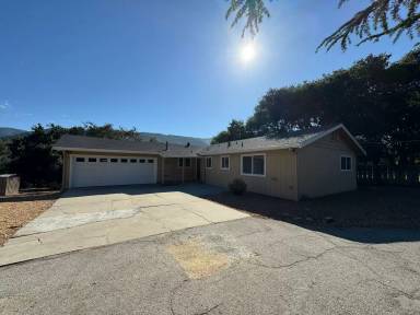 Main picture of 15 Flight Rd