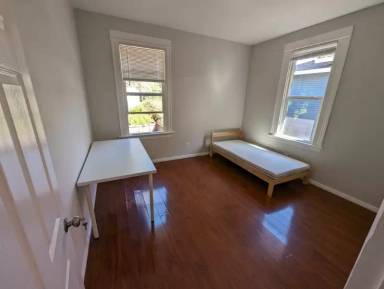 Main picture of 28 S 13 St