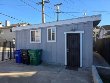 Main picture of 3221 Lincoln Ave