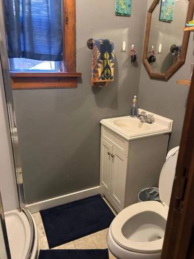Main picture of 702 Bennett Ave