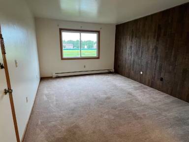 Main picture of 2010 Longyear Ave