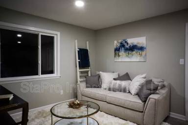 Main picture of 2360 Hamilton Ave