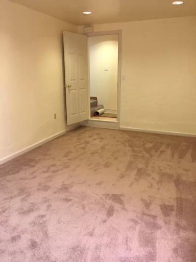 Main picture of 42 Dakota St