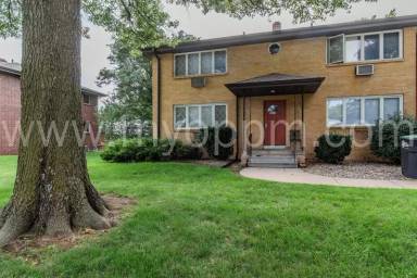 Main picture of 3526 S 82nd St