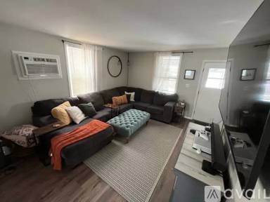 Main picture of 3832 Grand Ave S