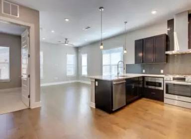 Main picture of 4405 Jackson Ave