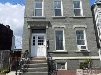 Main picture of 369 1st St