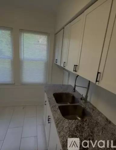 Main picture of 1094 Lenox St