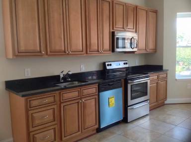 Main picture of 841 Whitelock St