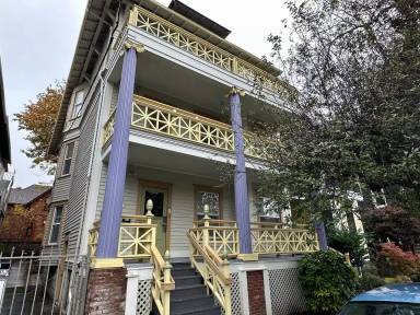 Main picture of 1709 NW Glisan St