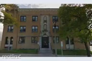 Main picture of 2431 W Capitol Dr