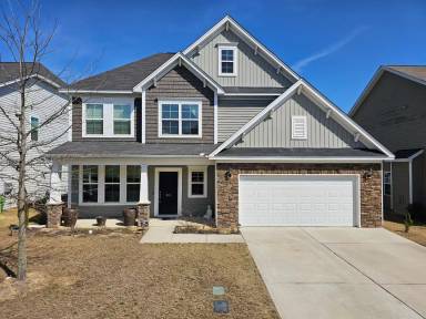 Main picture of 819 Queenshire Ln
