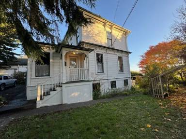 Main picture of 980 13th St