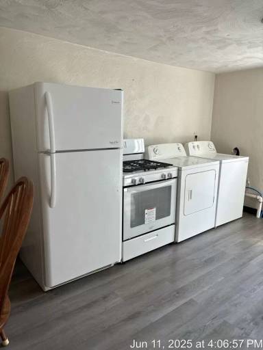 Main picture of 521 Locust Ave