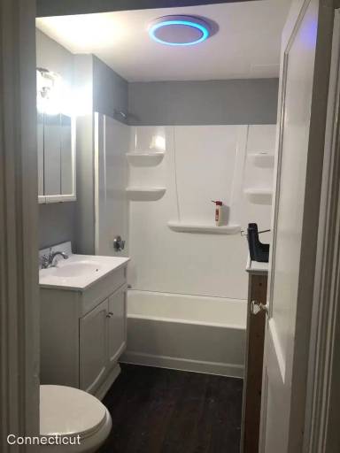 Main picture of 467 Farmington Ave