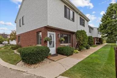 Main picture of 321 W Washington St
