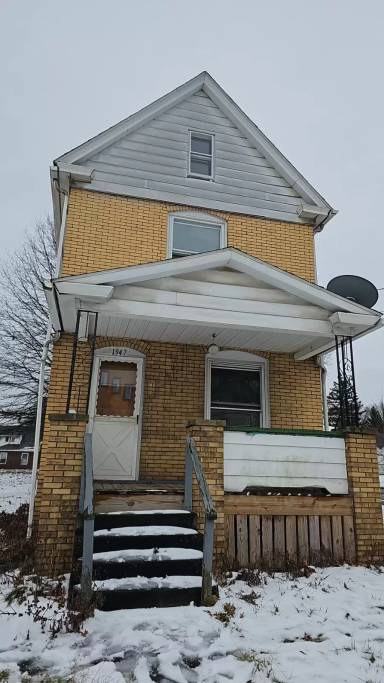 Main picture of 1947 Manhattan Ave