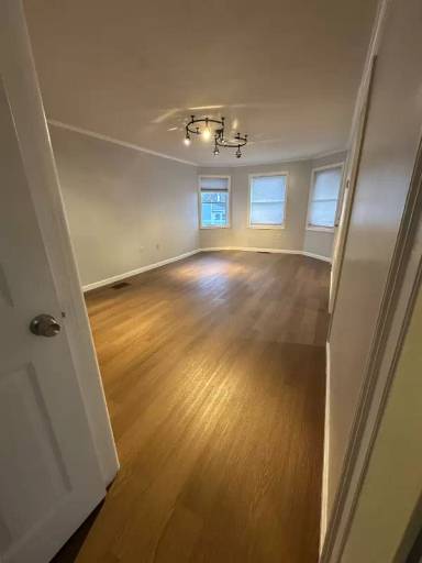 Main picture of 384 Main St