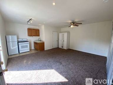 Main picture of 4136 Moore St