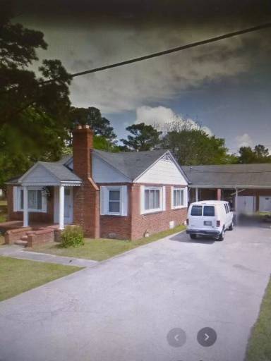 Main picture of 111 Center St