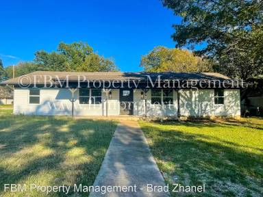 Main picture of 1104 Williamsburg Dr