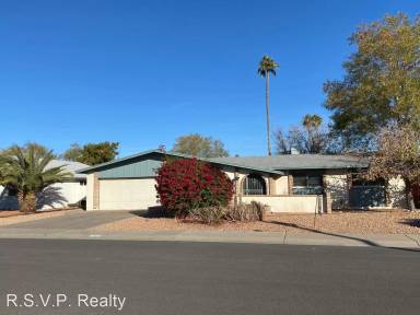 Main picture of 2042 E Ellis Dr
