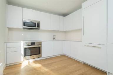 Main picture of South St.