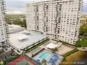 Main picture of Commodore Condo