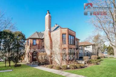 Main picture of 4917 N Oakland Ave