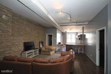 Main picture of 3345 N Clark St