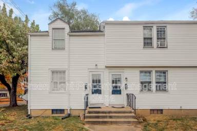 Main picture of 1116 W 7th St