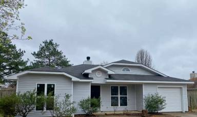Main picture of 211 Swallowtail Ln