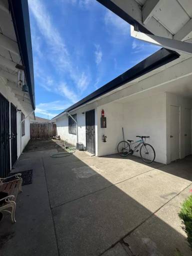 Main picture of 718 Bedlow Dr