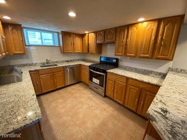 Main picture of 134 Holland St