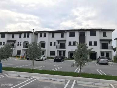 Main picture of 15600 SW 136th St