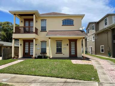 Main picture of 2821 E Central Blvd
