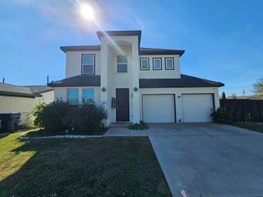 Main picture of 610 Parker Cir