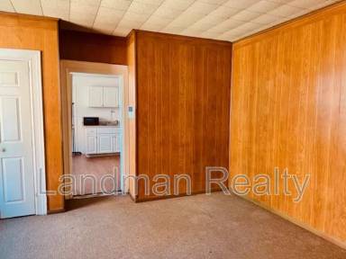Main picture of 904 Island Ave
