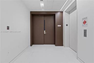 Main picture of 300 Biscayne Boulevard Way